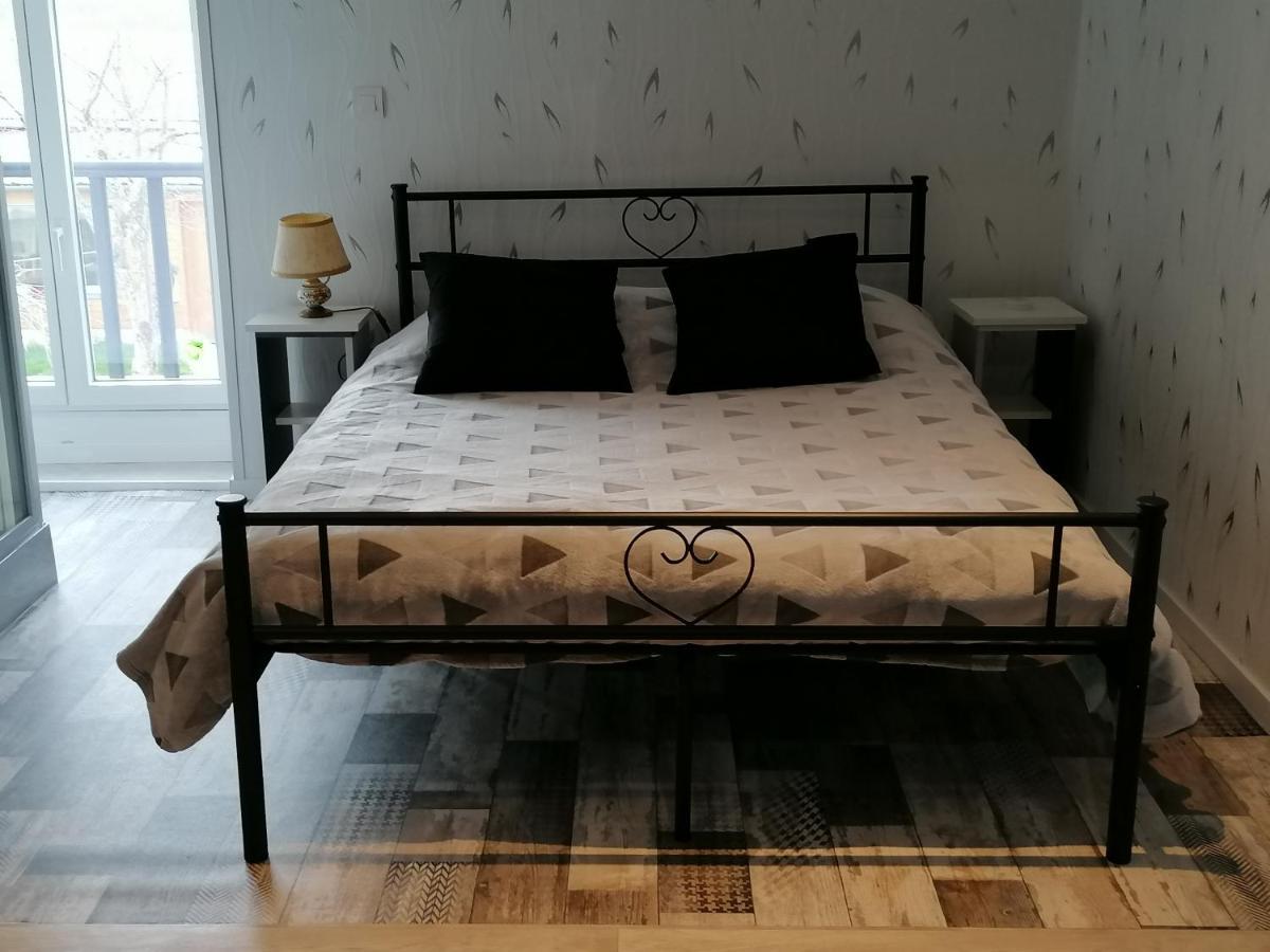 Chambre D'Hotes Bleigny-le-Carreau Esterno foto